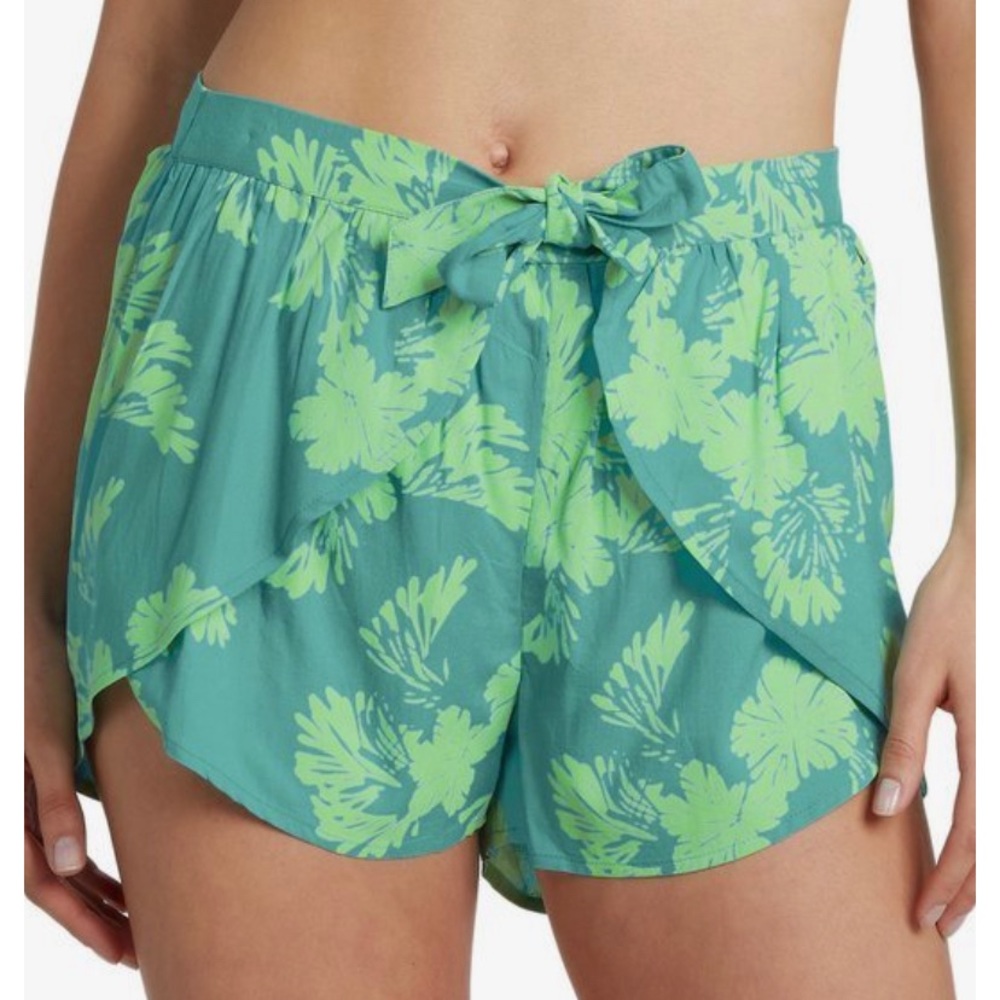 NWT Roxy Jessa  Beach shorts sz M